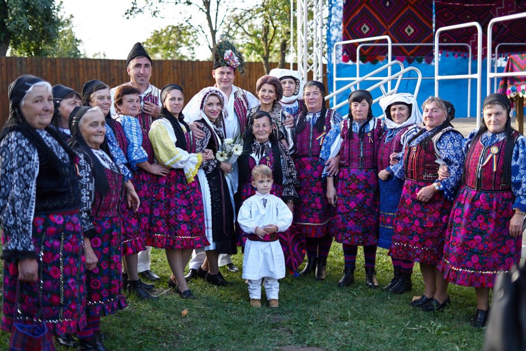 port traditional istoric Drăguș